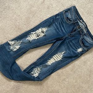 Distressed skinny jeans